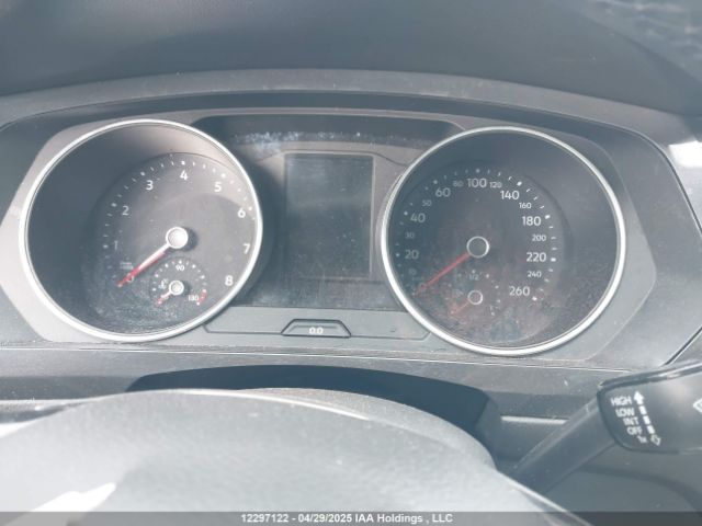 3VV2B7AX7JM050482 Volkswagen Tiguan