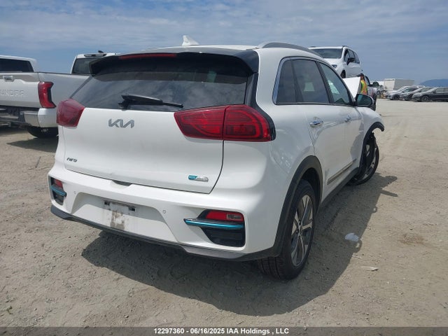 KNDCE3LG1N5135748 KIA Niro