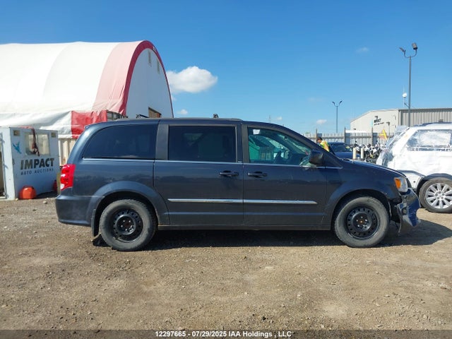 2C4RC1CG9ER284562 Chrysler Town and Country