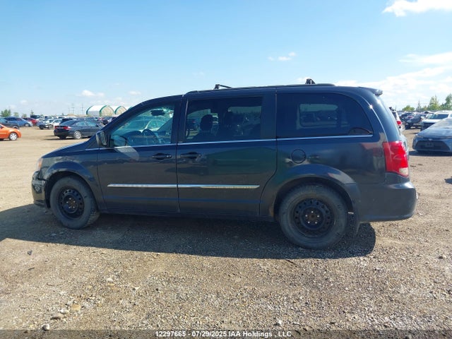 2C4RC1CG9ER284562 Chrysler Town and Country