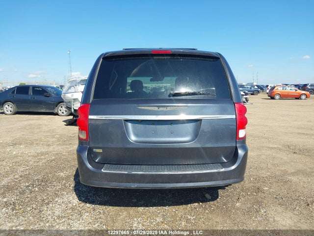 2C4RC1CG9ER284562 Chrysler Town and Country