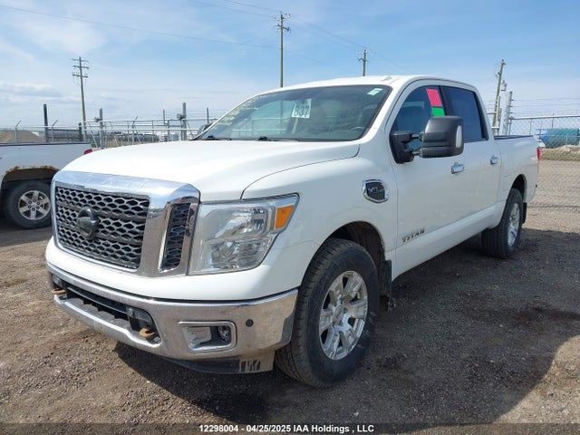 1N6AA1E51HN506587 Nissan 2017