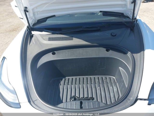 5YJ3E1EA2NF337137 Tesla MODEL 3