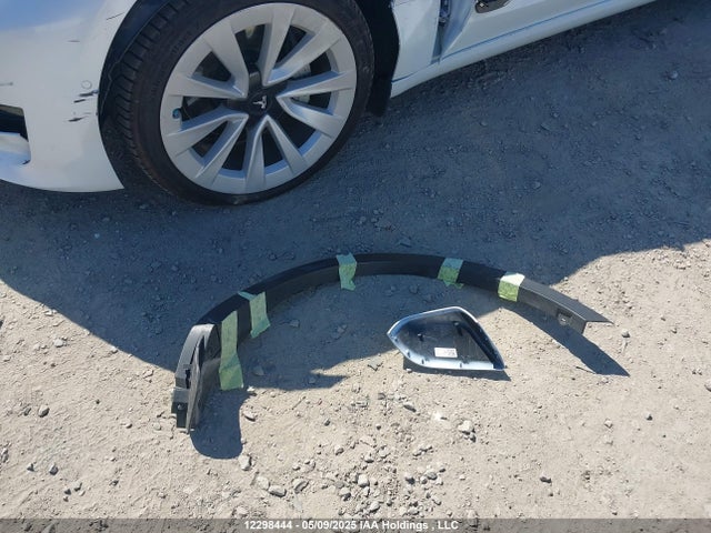 5YJ3E1EA2NF337137 Tesla MODEL 3