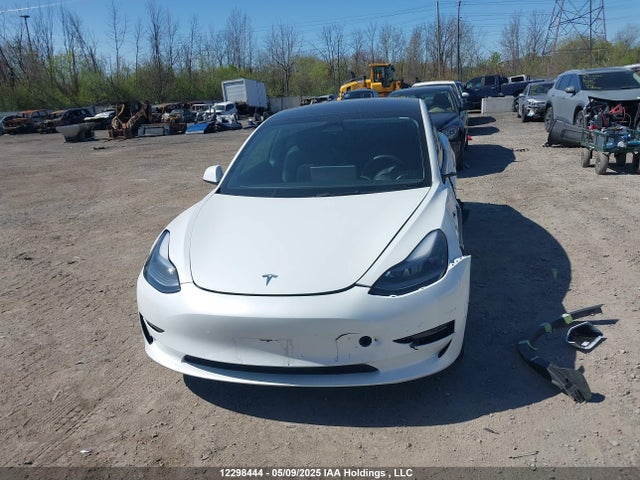 5YJ3E1EA2NF337137 Tesla MODEL 3