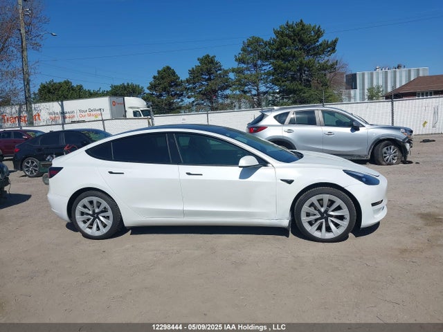 5YJ3E1EA2NF337137 Tesla MODEL 3