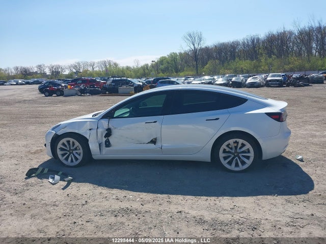 5YJ3E1EA2NF337137 Tesla MODEL 3