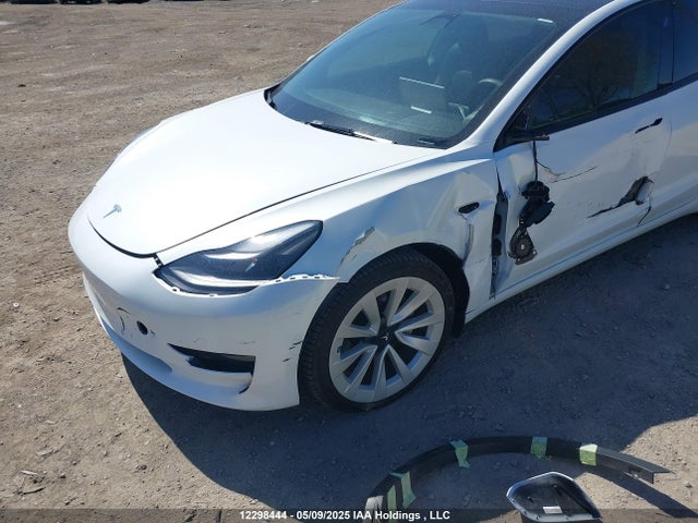5YJ3E1EA2NF337137 Tesla MODEL 3