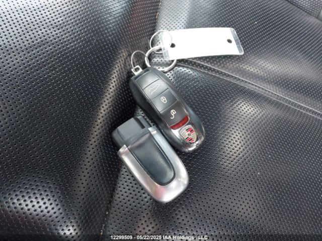 WP1AA2A28HKA86444 Porsche 2017