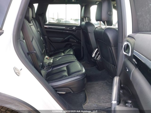 WP1AA2A28HKA86444 Porsche 2017