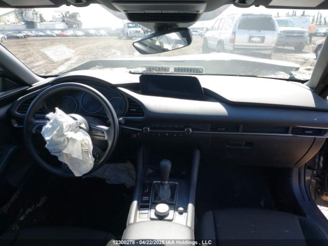 JM1BPAKM4R1703750 Mazda 3 Select Sport