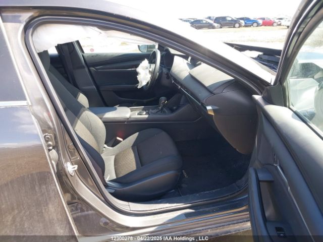 JM1BPAKM4R1703750 Mazda 3 Select Sport