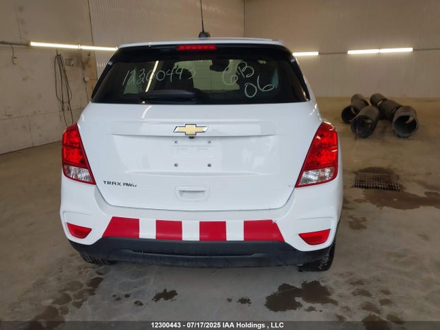 KL7CJNSMXNB528788 Chevrolet le2