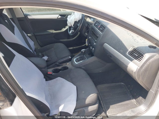 2013 Volkswagen Jetta 2.0 Tdi Comfortline მანქანა იყიდება აუქციონზე, vin: 3VWDL7AJ4DM202591, აუქციონის ნომერი: 12301115