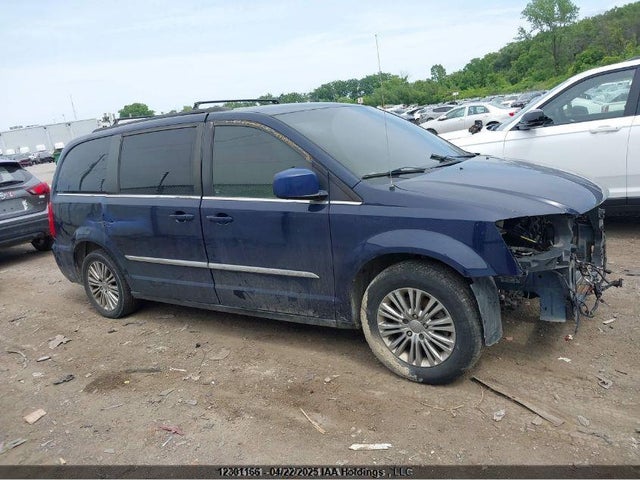 2C4RC1CGXGR215141 Chrysler Town and Country