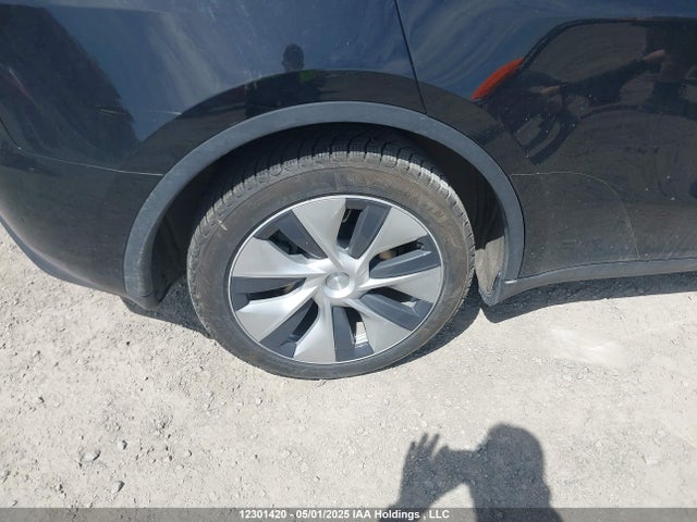 7SAYGDED0RF990053 Tesla Model Y