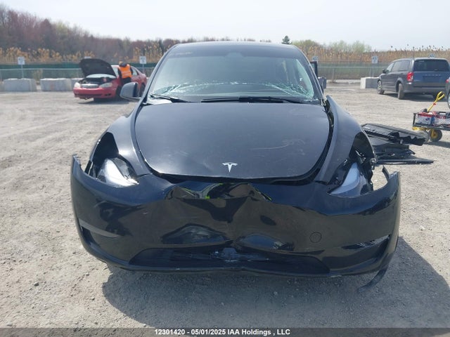 7SAYGDED0RF990053 Tesla Model Y