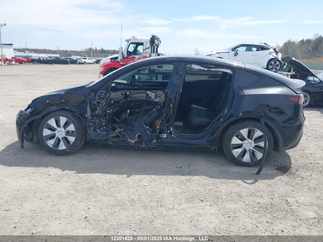 7SAYGDED0RF990053 Tesla Model Y