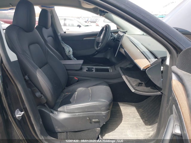 7SAYGDED0RF990053 Tesla Model Y