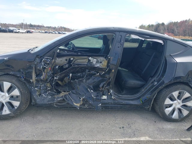 7SAYGDED0RF990053 Tesla Model Y