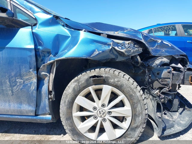 3VW217AU8FM051796 Volkswagen 2015