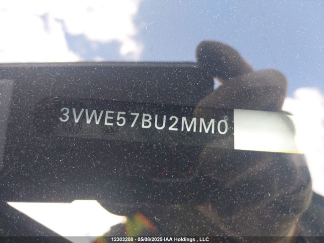 3VWE57BU2MM073693 Volkswagen tsi