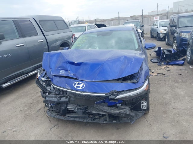 KMHLN4DG9SU954122 Hyundai Elantra Luxury W/two-tone Interior