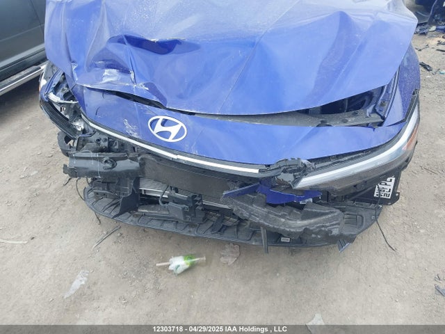 KMHLN4DG9SU954122 Hyundai Elantra Luxury W/two-tone Interior