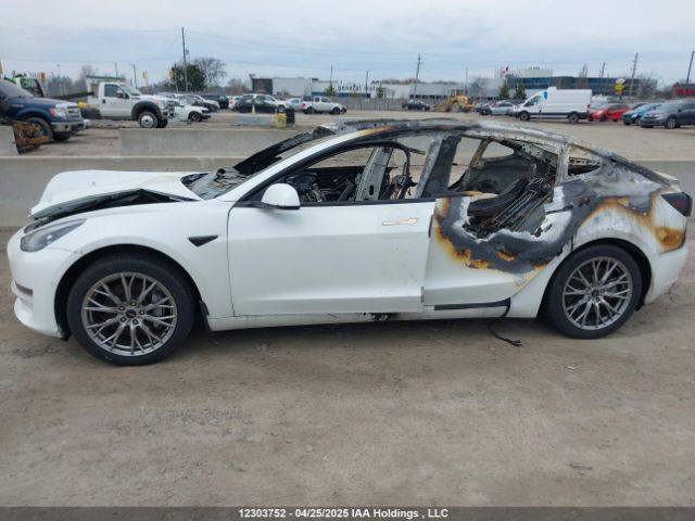5YJ3E1EB8NF315412 Tesla MODEL 3