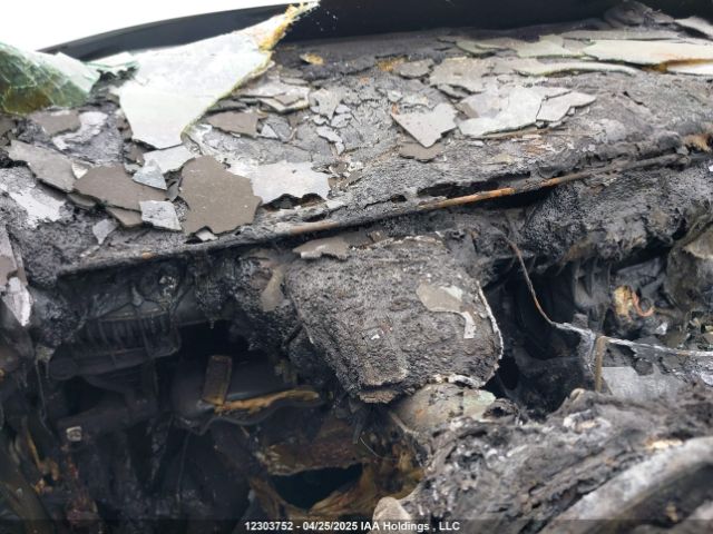 5YJ3E1EB8NF315412 Tesla MODEL 3