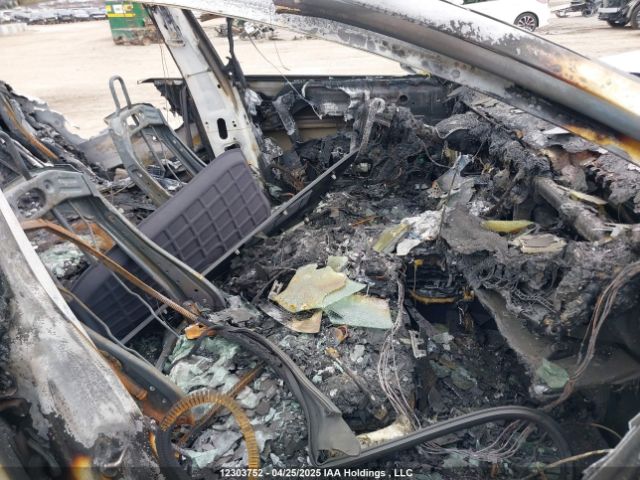 5YJ3E1EB8NF315412 Tesla MODEL 3