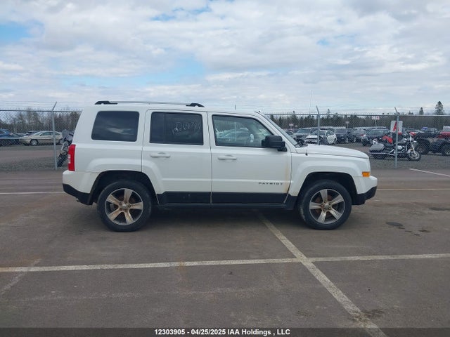 1C4NJRAB4HD188646 Jeep 2017
