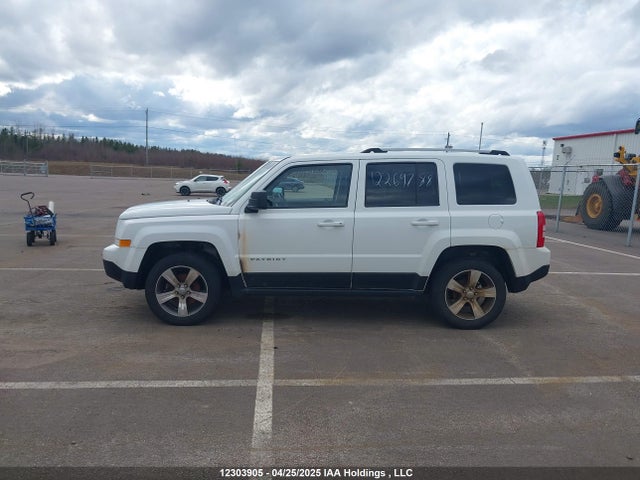 1C4NJRAB4HD188646 Jeep 2017