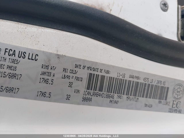 1C4NJRAB4HD188646 Jeep 2017