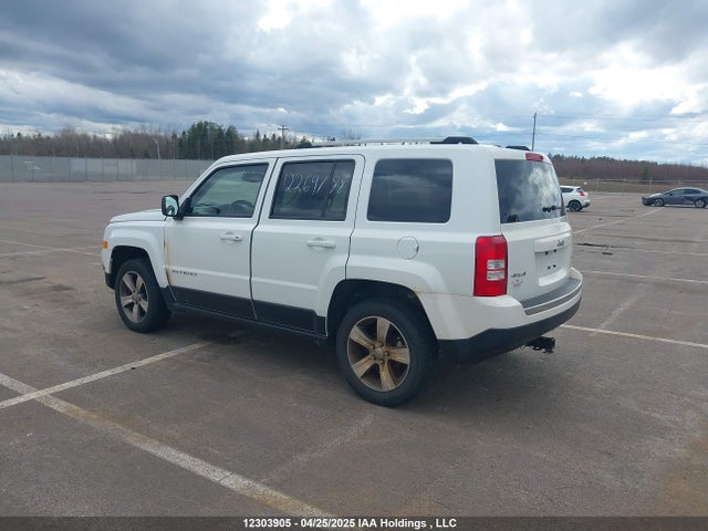 1C4NJRAB4HD188646 Jeep 2017