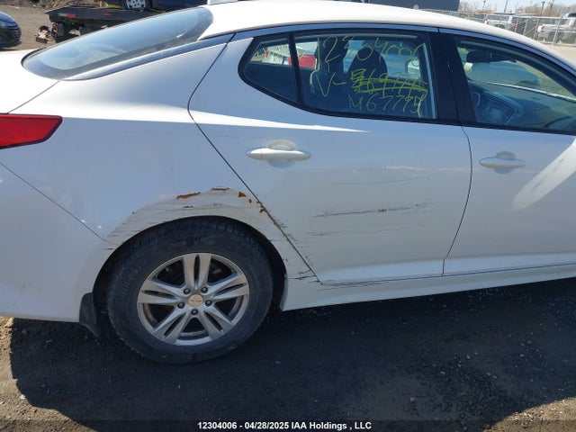 2014 Kia Optima მანქანა იყიდება აუქციონზე, vin: KNAGM4A71E5467795, აუქციონის ნომერი: 12304006