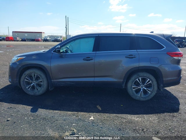 12304232 :رقم المزاد ، 5TDBZRFH1KS738468 vin ، 2019 Toyota Highlander Le مزاد بيع