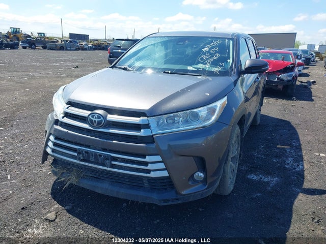 12304232 :رقم المزاد ، 5TDBZRFH1KS738468 vin ، 2019 Toyota Highlander Le مزاد بيع