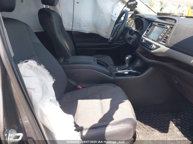 12304232 :رقم المزاد ، 5TDBZRFH1KS738468 vin ، 2019 Toyota Highlander Le مزاد بيع