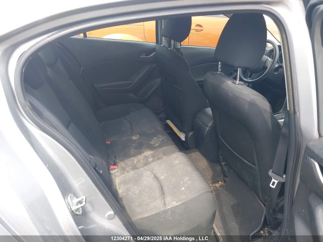 3MZBM1U79FM201943 Mazda pe