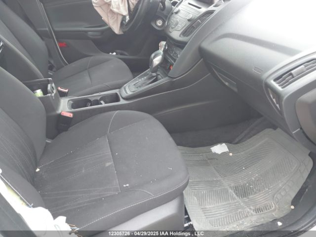 1FADP3F27HL310640 Ford FOCUS SE