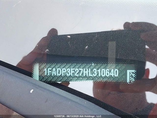 1FADP3F27HL310640 Ford FOCUS SE