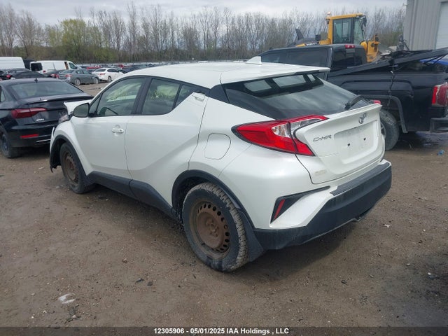 JTNKHMBX2L1087073 Toyota C-HR LE