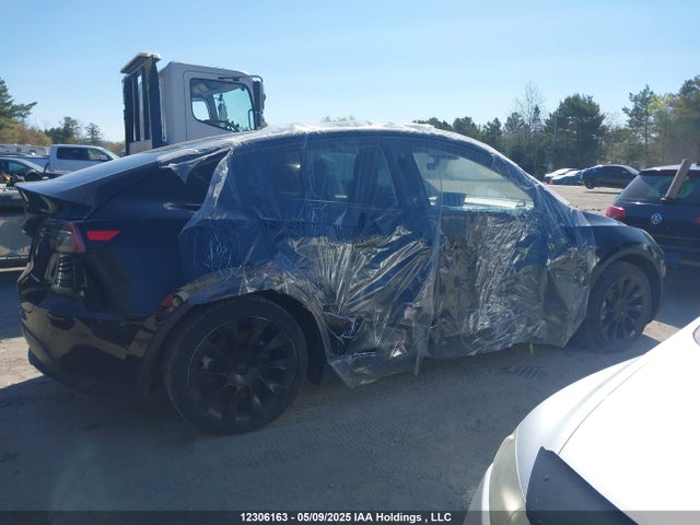 7SAYGDEE7PF583806 Tesla Model Y