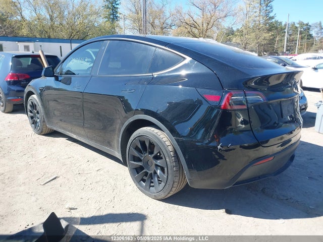 7SAYGDEE7PF583806 Tesla Model Y