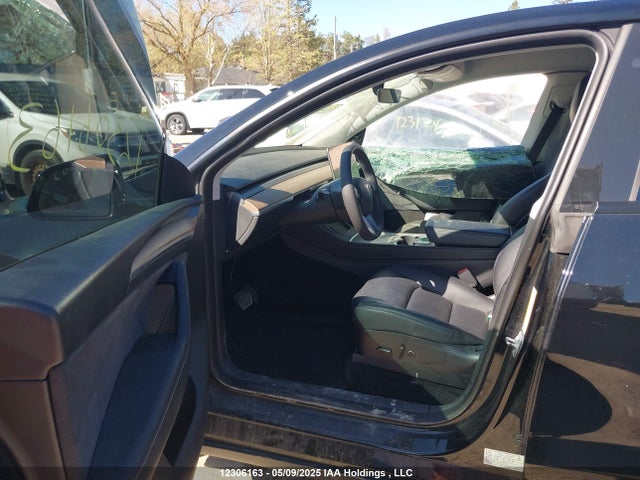 7SAYGDEE7PF583806 Tesla Model Y