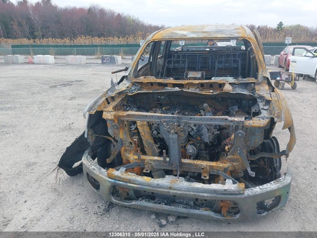 1N6AA1E51HN527729 Nissan 2017