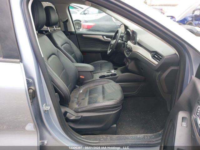 1FMCU9H92NUA41086 Ford ESCAPE SEL