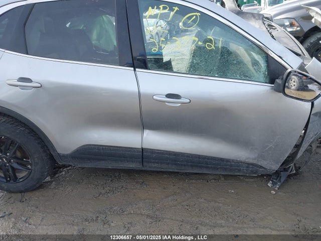 1FMCU9DZ9MUA73120 Ford hev/phev