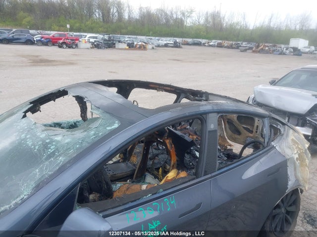 Tesla Model Y 2021 5YJYGAEE3MF136980 Image 6